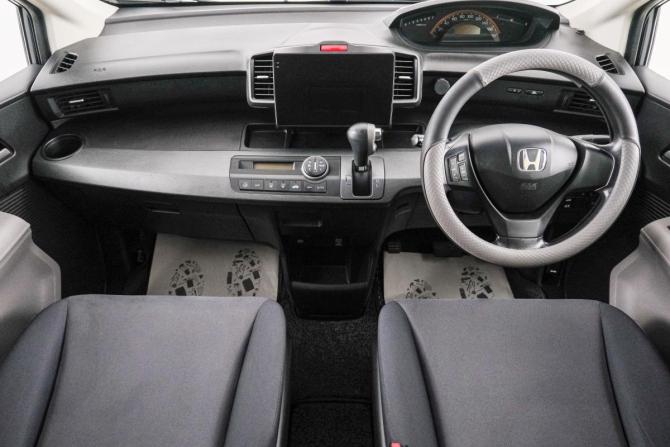 Honda Freed I с пробегом 2010 года, цена 1 069 000 рублей, 158000 км, компактвэн, Автокод Объявления