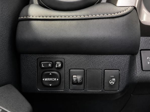 Toyota RAV4 IV (XA40) Рестайлинг с пробегом 2016 года, цена 2 449 000 рублей, 79800 км, внедорожник, Автокод Объявления