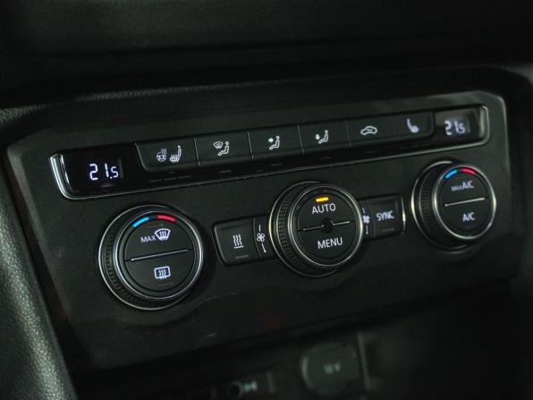Volkswagen Tiguan II с пробегом 2018 года, цена 2 946 000 рублей, 113572 км, внедорожник, Автокод Объявления