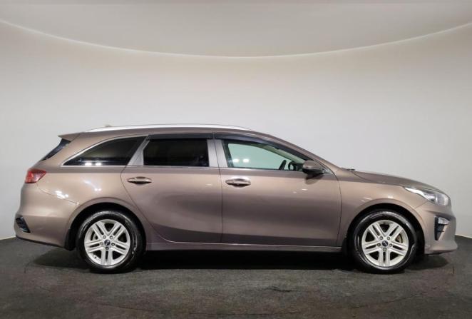 Kia Ceed III с пробегом 2021 года, цена 1 900 000 рублей, 137110 км, универсал, Автокод Объявления