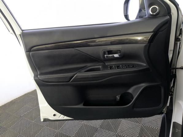 Mitsubishi Outlander III Рестайлинг 2 с пробегом 2018 года, цена 1 900 000 рублей, 213152 км, внедорожник, Автокод Объявления
