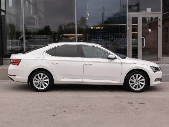 Skoda Superb III с пробегом 2018 года, цена 2 010 000 рублей, 124545 км, лифтбек, Автокод Объявления