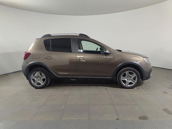 Renault Sandero II Рестайлинг с пробегом 2019 года, цена 1 240 000 рублей, 88865 км, хэтчбек, Автокод Объявления