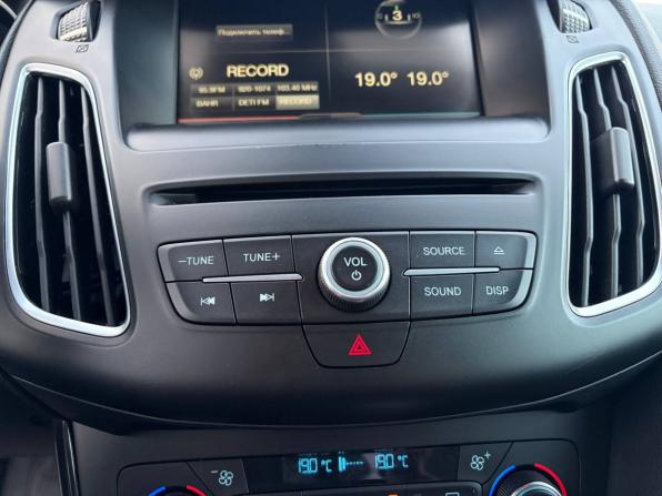 Ford Focus III Рестайлинг с пробегом 2015 года, цена 875 000 рублей, 198000 км, универсал, Автокод Объявления