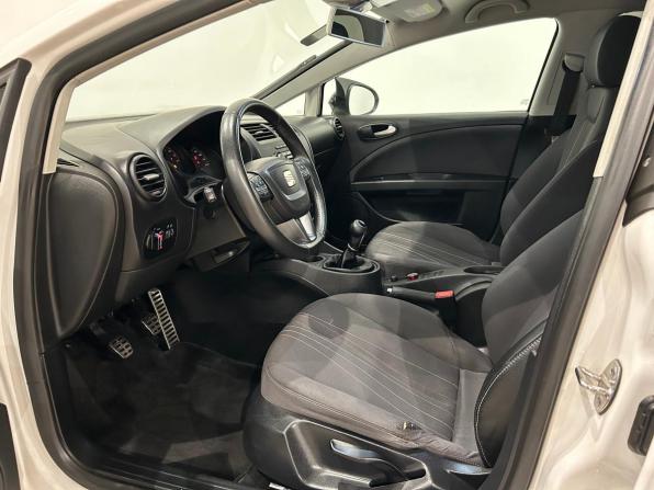 SEAT Leon II Рестайлинг с пробегом 2012 года, цена 569 000 рублей, 209291 км, хэтчбек, Автокод Объявления