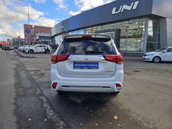 Mitsubishi Outlander III Рестайлинг 3 с пробегом 2022 года, цена 2 450 000 рублей, 32920 км, внедорожник, Автокод Объявления