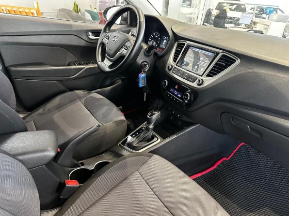 Hyundai Solaris II с пробегом 2020 года, цена 1 290 000 рублей, 170000 км, седан, Автокод Объявления