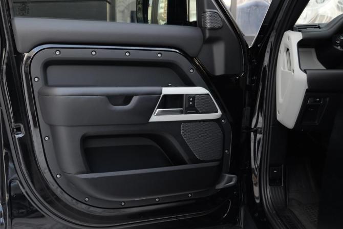 Land Rover Defender II с пробегом 2021 года, цена 6 990 000 рублей, 96700 км, внедорожник, Автокод Объявления