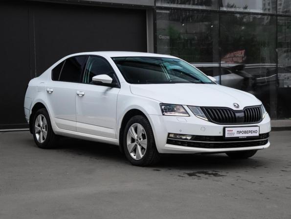 Skoda Octavia III (A7) Рестайлинг с пробегом 2017 года, цена 1 660 000 рублей, 158584 км, лифтбек, Автокод Объявления