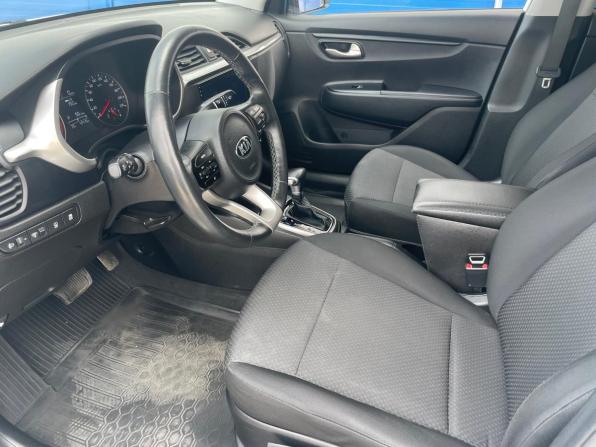 Kia Rio IV Рестайлинг с пробегом 2021 года, цена 1 837 300 рублей, 42245 км, седан, Автокод Объявления
