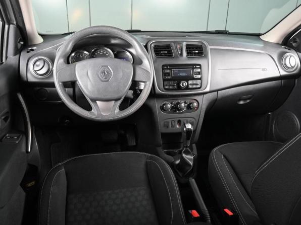 Renault Logan II с пробегом 2017 года, цена 1 055 000 рублей, 64003 км, седан, Автокод Объявления