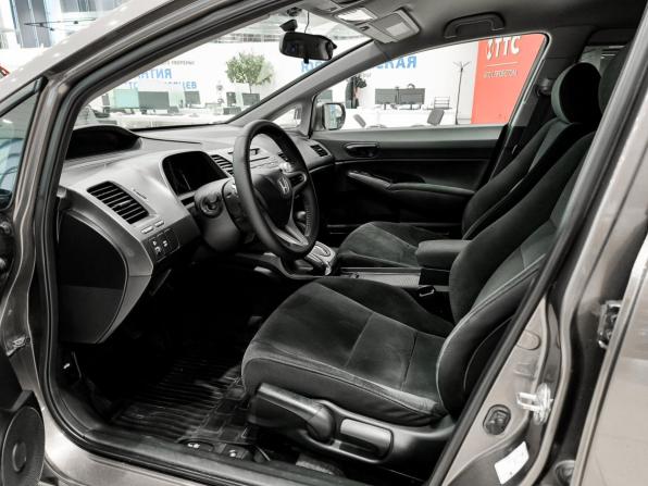 Honda Civic VIII Рестайлинг с пробегом 2009 года, цена 890 000 рублей, 210000 км, седан, Автокод Объявления