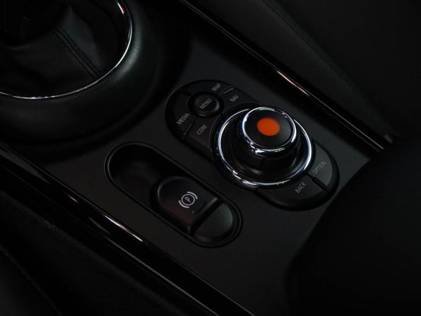 Mini Clubman II Рестайлинг с пробегом 2020 года, цена 2 527 444 рубля, 44684 км, универсал, Автокод Объявления
