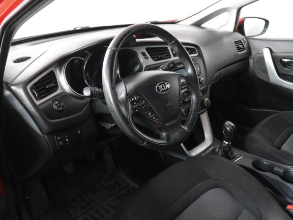 Kia Ceed II с пробегом 2015 года, цена 860 000 рублей, 197062 км, хэтчбек, Автокод Объявления