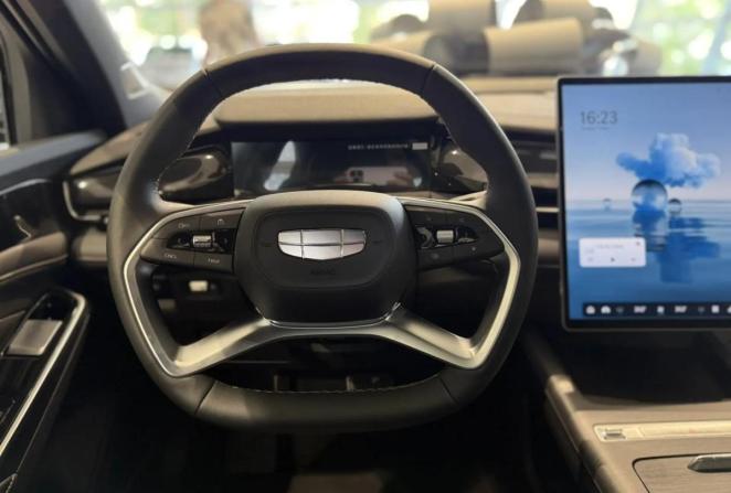 Новый Geely Preface I 2026 года, цена 3 429 990 рублей, седан, Автокод Объявления
