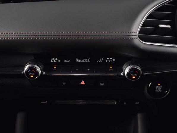 Mazda 3 IV (BP) с пробегом 2020 года, цена 1 869 995 рублей, 60669 км, хэтчбек, Автокод Объявления