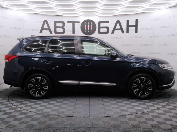 Mitsubishi Outlander III Рестайлинг 3 с пробегом 2022 года, цена 2 555 000 рублей, 41990 км, внедорожник, Автокод Объявления