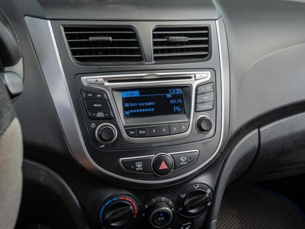 Hyundai Solaris I Рестайлинг с пробегом 2014 года, цена 800 000 рублей, 308945 км, хэтчбек, Автокод Объявления