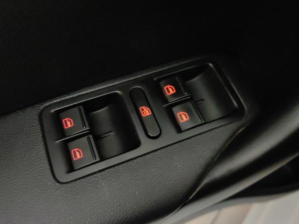 Volkswagen Polo V Рестайлинг с пробегом 2019 года, цена 1 179 000 рублей, 132479 км, седан, Автокод Объявления