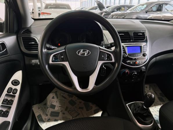 Hyundai Solaris I с пробегом 2012 года, цена 750 000 рублей, 155467 км, седан, Автокод Объявления