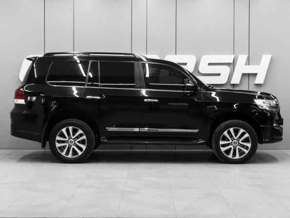 Toyota Land Cruiser 200 Series Рестайлинг 2 с пробегом 2018 года, цена 7 350 000 рублей, 165318 км, внедорожник, Автокод Объявления