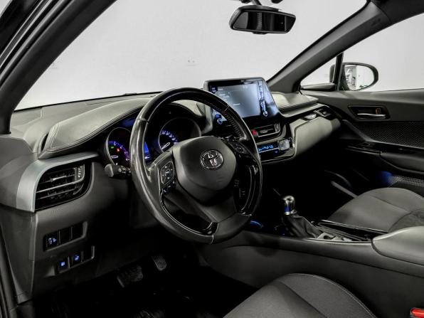 Toyota C-HR I Рестайлинг с пробегом 2021 года, цена 2 270 000 рублей, 157486 км, внедорожник, Автокод Объявления