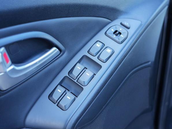Hyundai ix35 I с пробегом 2012 года, цена 950 000 рублей, 235010 км, внедорожник, Автокод Объявления