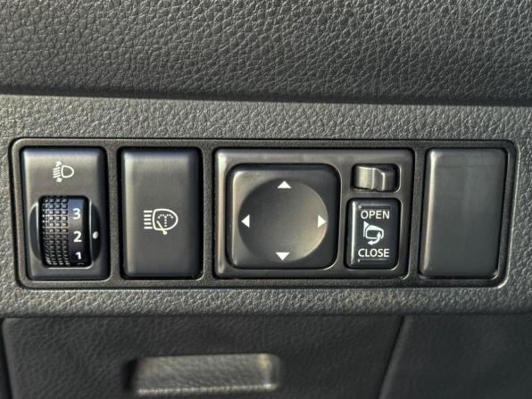 Nissan Tiida I Рестайлинг с пробегом 2010 года, цена 649 000 рублей, 180179 км, седан, Автокод Объявления