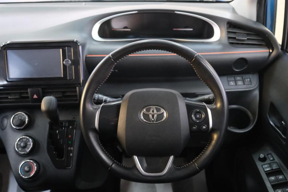 Toyota Sienta II Омск  - изображение 12