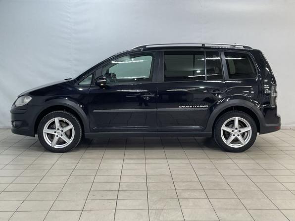 Volkswagen Touran I Рестайлинг с пробегом 2009 года, цена 899 000 рублей, 234749 км, компактвэн, Автокод Объявления