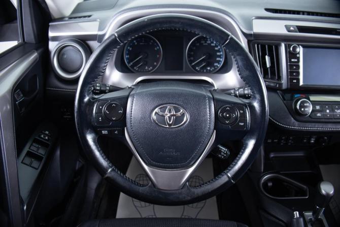 Toyota RAV4 IV (XA40) Рестайлинг с пробегом 2017 года, цена 2 149 000 рублей, 122600 км, внедорожник, Автокод Объявления