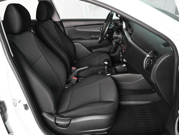 Kia Rio IV Рестайлинг с пробегом 2020 года, цена 1 549 000 рублей, 65106 км, седан, Автокод Объявления