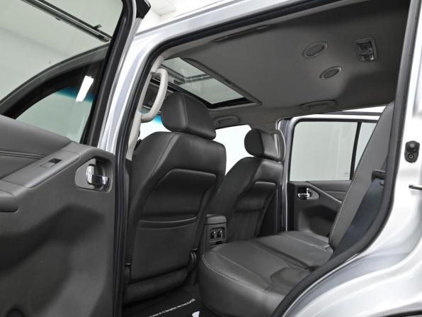 Nissan Pathfinder III Рестайлинг с пробегом 2010 года, цена 1 349 000 рублей, 177000 км, внедорожник, Автокод Объявления