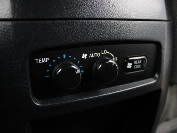 Toyota Land Cruiser Prado 120 Series Рестайлинг с пробегом 2007 года, цена 2 059 000 рублей, 288009 км, внедорожник, Автокод Объявления