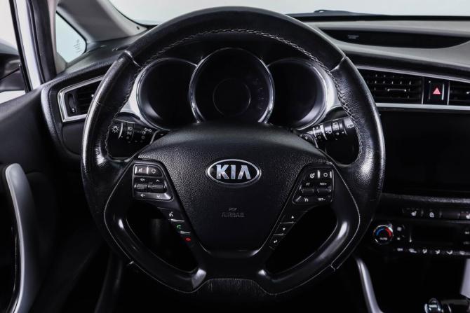 Kia Ceed II Рестайлинг с пробегом 2018 года, цена 1 569 000 рублей, 106393 км, универсал, Автокод Объявления