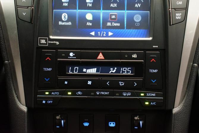 Toyota Camry VII (XV50) Рестайлинг с пробегом 2016 года, цена 2 670 000 рублей, 175797 км, седан, Автокод Объявления