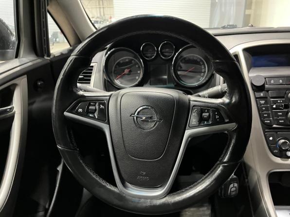 Opel Astra J с пробегом 2011 года, цена 590 000 рублей, 204279 км, хэтчбек, Автокод Объявления