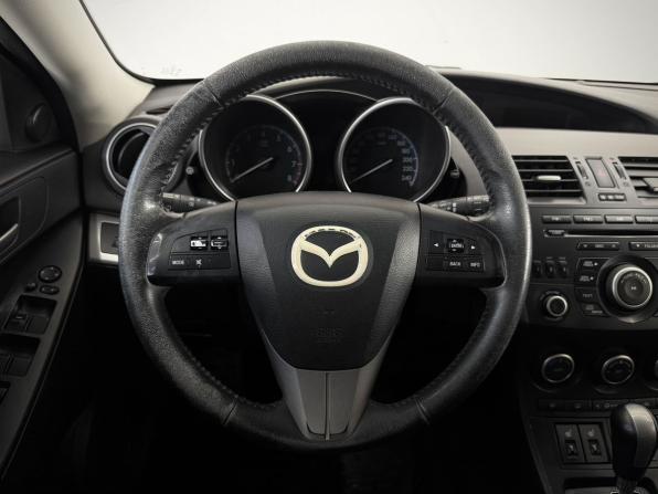 Mazda 3 II (BL) Рестайлинг с пробегом 2012 года, цена 675 000 рублей, 301689 км, хэтчбек, Автокод Объявления