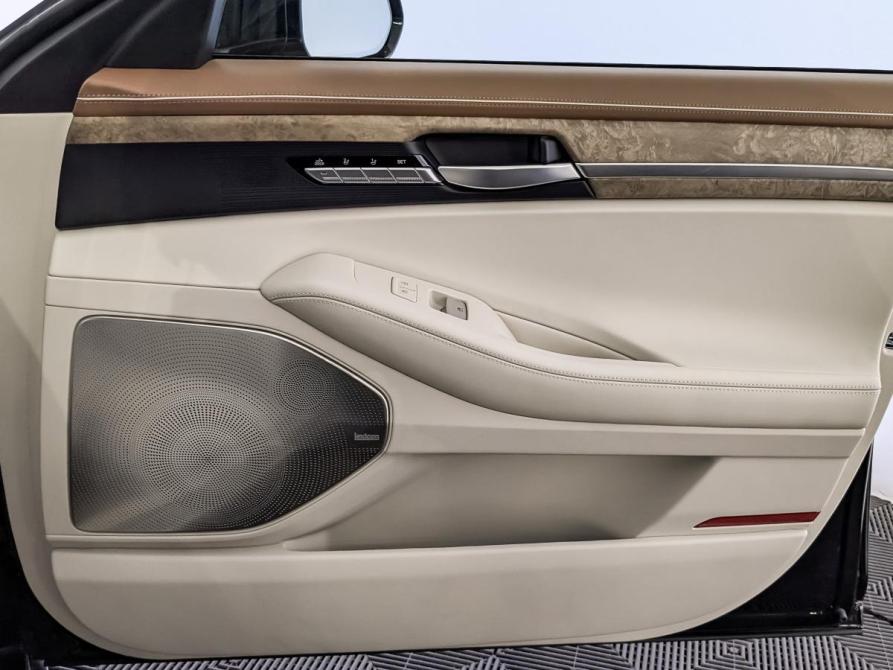 Genesis G90 I Рестайлинг Москва  - изображение 24