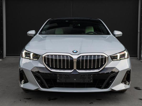 BMW 5 серии VIII (G60/G61/G68) с пробегом 2024 года, цена 6 650 000 рублей, 18349 км, седан, Автокод Объявления