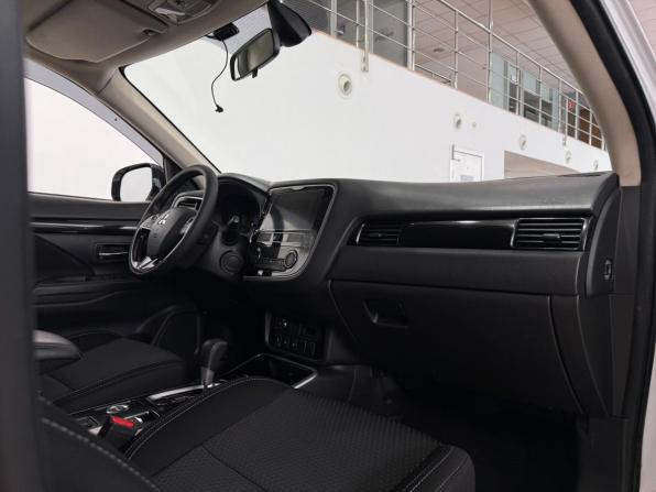 Mitsubishi Outlander III Рестайлинг 3 с пробегом 2018 года, цена 1 950 000 рублей, 94469 км, внедорожник, Автокод Объявления
