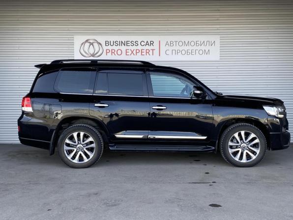 Toyota Land Cruiser 200 Series Рестайлинг 2 с пробегом 2016 года, цена 7 950 000 рублей, 84462 км, внедорожник, Автокод Объявления