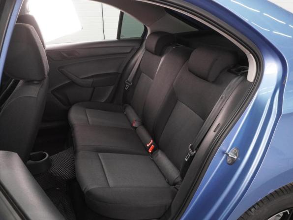 Skoda Rapid I с пробегом 2015 года, цена 899 000 рублей, 170868 км, лифтбек, Автокод Объявления