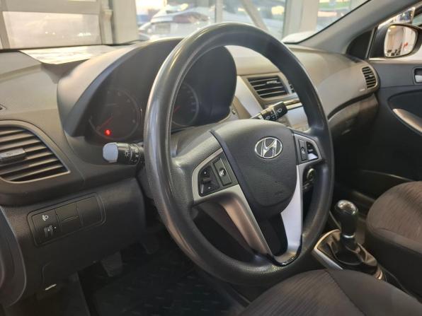 Hyundai Solaris I Рестайлинг с пробегом 2016 года, цена 788 000 рублей, 232000 км, седан, Автокод Объявления