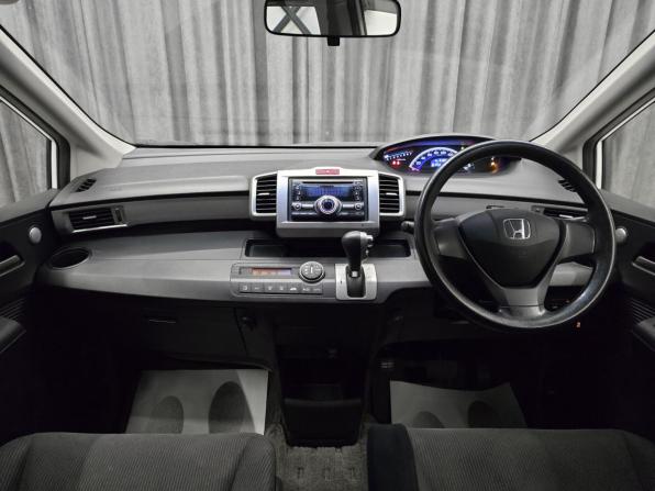 Honda Freed I Рестайлинг с пробегом 2012 года, цена 949 000 рублей, 150000 км, компактвэн, Автокод Объявления
