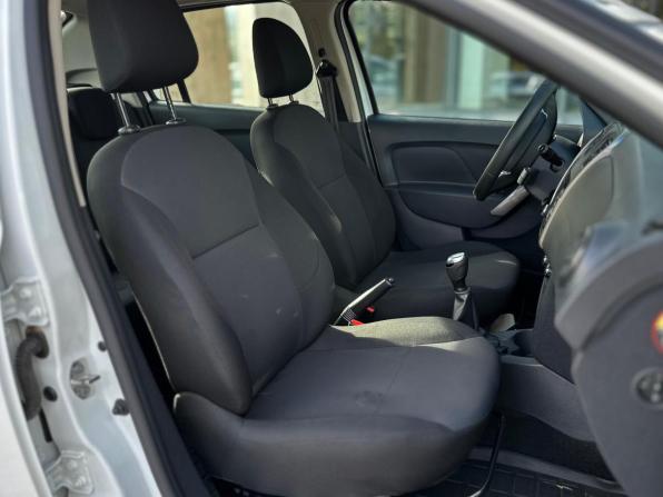 Renault Logan II Рестайлинг с пробегом 2020 года, цена 1 009 000 рублей, 65994 км, седан, Автокод Объявления