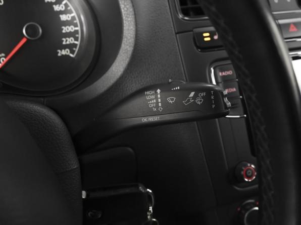 Volkswagen Polo V Рестайлинг с пробегом 2016 года, цена 1 399 000 рублей, 104437 км, седан, Автокод Объявления