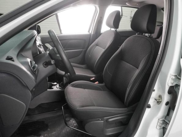 Renault Logan II Рестайлинг с пробегом 2022 года, цена 979 000 рублей, 78661 км, седан, Автокод Объявления