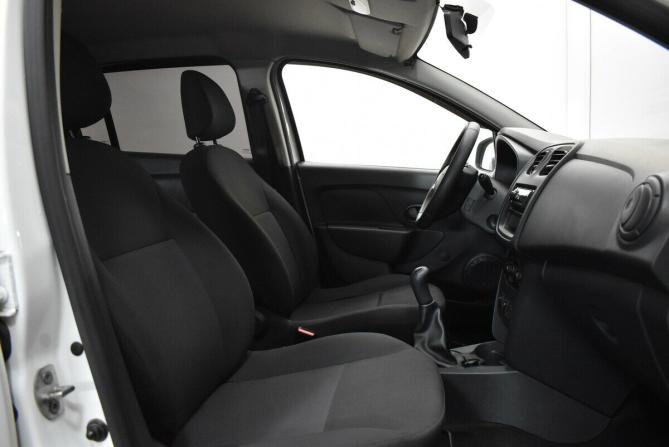 Renault Logan II Рестайлинг с пробегом 2019 года, цена 775 000 рублей, 104054 км, седан, Автокод Объявления