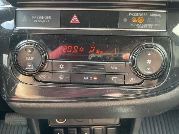 Mitsubishi Outlander III Рестайлинг 3 с пробегом 2019 года, цена 1 579 000 рублей, 225000 км, внедорожник, Автокод Объявления